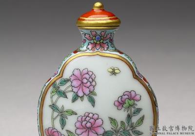 图片[2]-Snuff bottle with imperial poem and floral decoration in famille rose, Qing dynasty, Jiaqing reign (1796-1820)-China Archive